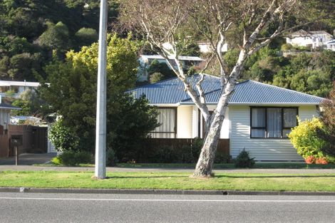 Photo of property in 25 Stokes Valley Road, Stokes Valley, Lower Hutt, 5019