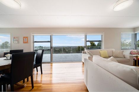 Photo of property in 229 Golf Road, Titirangi, Auckland, 0604