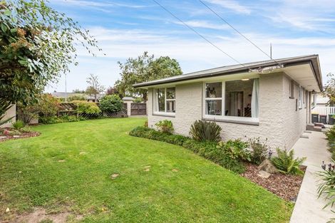Photo of property in 220 Grimseys Road, Redwood, Christchurch, 8051