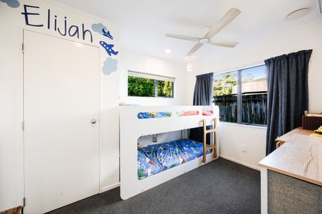 Photo of property in 15b Greta Place, Stanmore Bay, Whangaparaoa, 0932