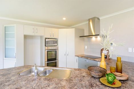 Photo of property in 2 Varsity Heights, Fitzherbert, Palmerston North, 4410