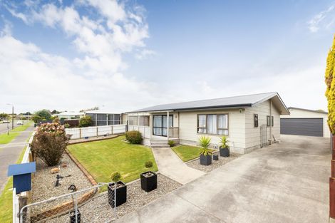 Photo of property in 64 Herbert Avenue, Cloverlea, Palmerston North, 4412