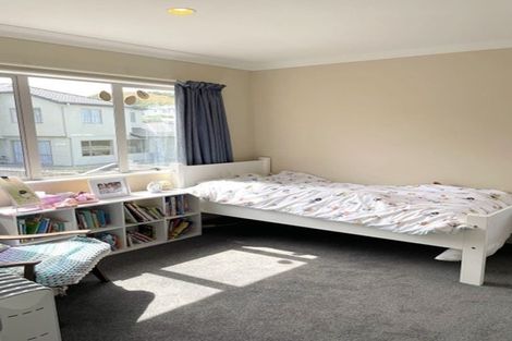 Photo of property in 5 Gifford Grove, Churton Park, Wellington, 6037