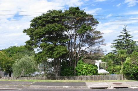 Photo of property in 1/8 Long Street, Torbay, Auckland, 0630