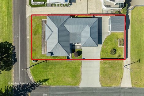Photo of property in 209 Beach Road, Whangamata, 3620