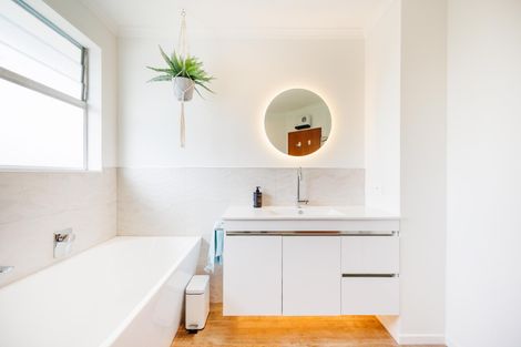 Photo of property in 10 Westhaven Grove, Takaro, Palmerston North, 4412