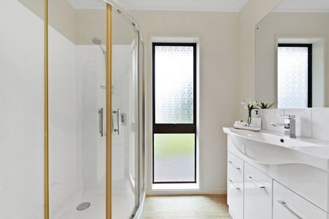 Photo of property in 31 Cromdale Avenue, Highland Park, Auckland, 2010