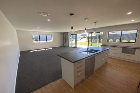 Photo of property in 35 Silver Street, Lower Shotover, Queenstown, 9304