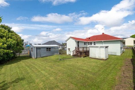 Photo of property in 73 Greenslade Crescent, Northcote, Auckland, 0627