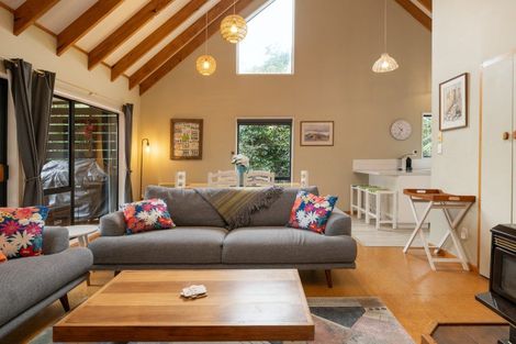 Photo of property in 14 Sandy Bay Road, Black Rock, Picton, 7282