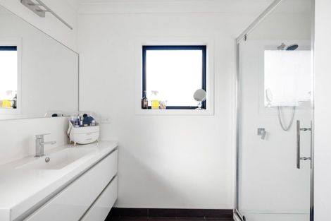 Photo of property in 8 Shalimar Place, Huntington, Hamilton, 3210