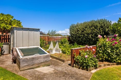 Photo of property in 46 Nevada Drive, Merrilands, New Plymouth, 4312