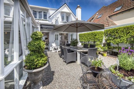 Photo of property in 10 Queens Parade, Devonport, Auckland, 0624