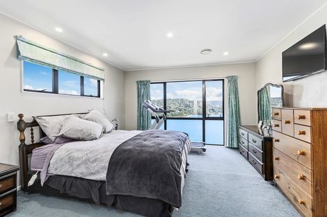 Photo of property in 35 Kaikoura Street, Maupuia, Wellington, 6022