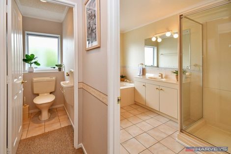 Photo of property in 4 Larkspur Court, The Gardens, Auckland, 2105