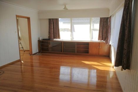 Photo of property in 2/1 Edgeworth Road, Glenfield, Auckland, 0629