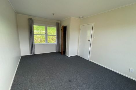Photo of property in 9 Bellringer Crescent, Newlands, Wellington, 6037