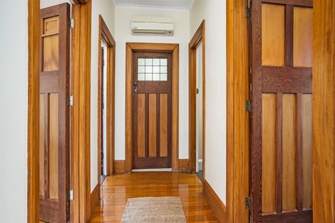 Photo of property in 57 Martin Avenue, Beckenham, Christchurch, 8023