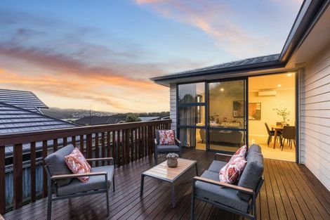 Photo of property in 13 Wangapeka Way, Aotea, Porirua, 5024