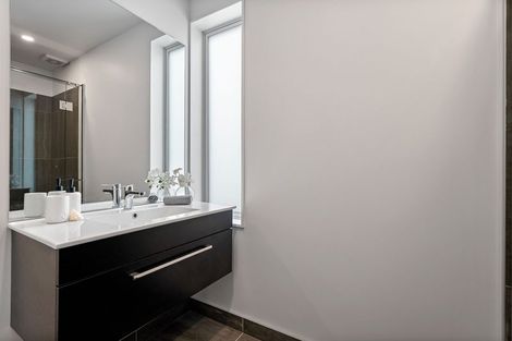 Photo of property in 2/30 Pirie Street, Mount Victoria, Wellington, 6011