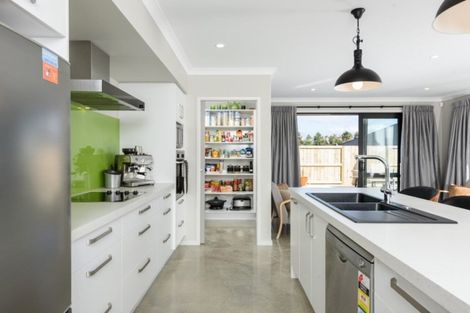 Photo of property in 9 Kayelene Place, Omokoroa, 3114