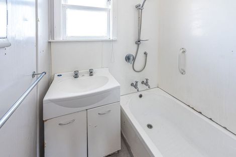 Photo of property in 6 Gordon Crescent, Marton, 4710