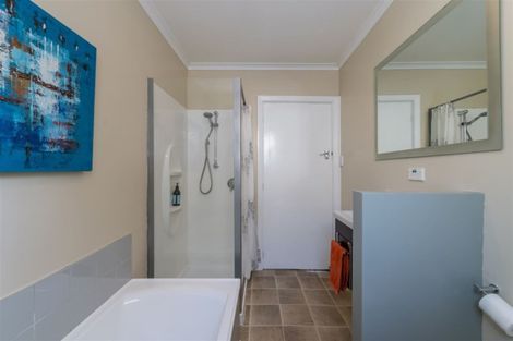 Photo of property in 2a Church Hill Road, Green Island, Dunedin, 9018