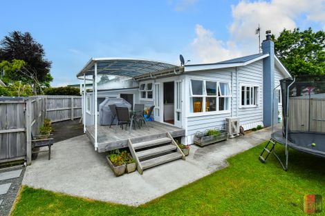 Photo of property in 16 Graham Road, Conifer Grove, Takanini, 2112