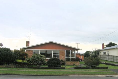 Photo of property in 32 Storey Avenue, Forest Lake, Hamilton, 3200
