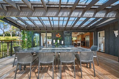 Photo of property in 5 Ngarahana Avenue, Paremoremo, Auckland, 0632