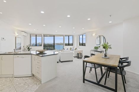 Photo of property in 5d/173 Hurstmere Road, Takapuna, Auckland, 0622