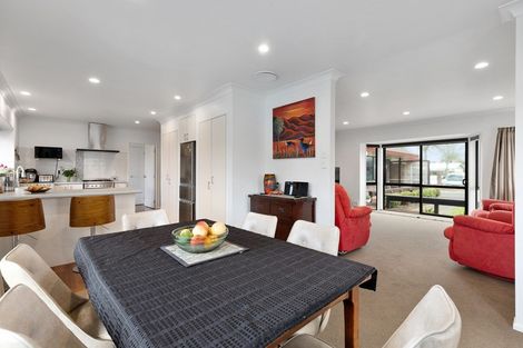 Photo of property in 27 Halcione Close, Flagstaff, Hamilton, 3210