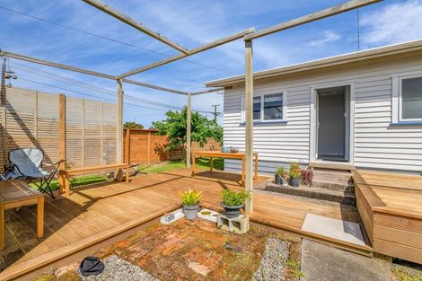 Photo of property in 2 Bone Crescent, Hawera, 4610