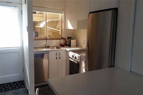 Photo of property in 1/72 Kitchener Road, Milford, Auckland, 0620