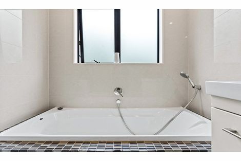 Photo of property in 21 Mariners View Road, Beach Haven, Auckland, 0626