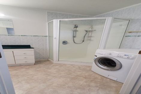 Photo of property in 15 Hedge Row, Sunnyhills, Auckland, 2010