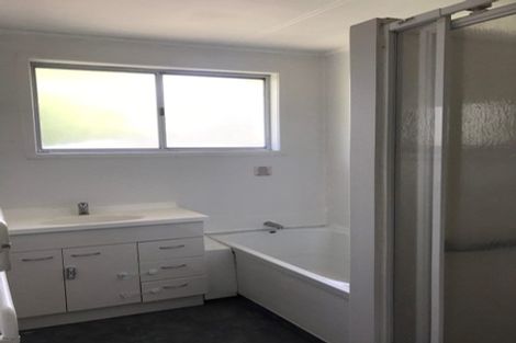 Photo of property in 30 Killarney Avenue, Torbay, Auckland, 0630