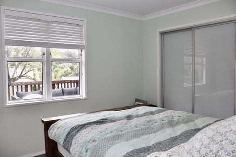 Photo of property in 56 Taipari Road, Te Atatu Peninsula, Auckland, 0610