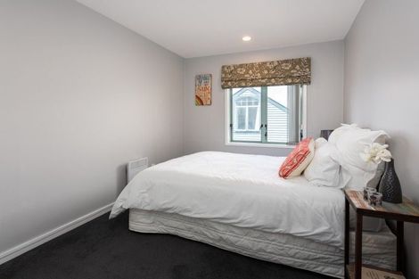 Photo of property in 93a Kelburn Parade, Kelburn, Wellington, 6012