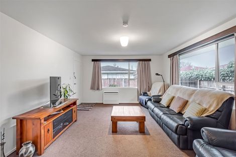 Photo of property in 1/40a Prestons Road, Redwood, Christchurch, 8051