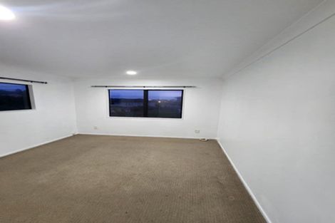 Photo of property in 24 Vireya Court, Goodwood Heights, Auckland, 2105