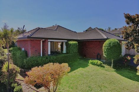 Photo of property in 38 Simmental Crescent, Somerville, Auckland, 2014
