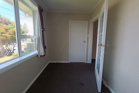 Photo of property in 33 Jillett Street, Titahi Bay, Porirua, 5022