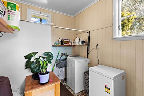 Photo of property in 10 Oturi Road, Waverley, 4510