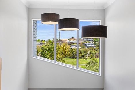 Photo of property in 31 Harrowglen Drive, Northcross, Auckland, 0632