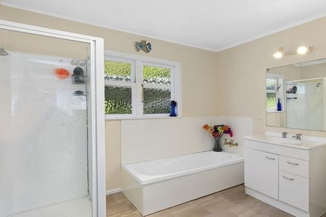 Photo of property in 24 Korau Grove, Stokes Valley, Lower Hutt, 5019