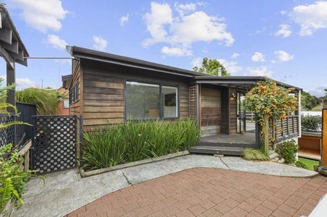 Photo of property in 11 East Street, Raglan, 3225