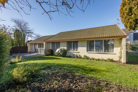 Photo of property in 5 Chatswood Place, Bishopdale, Christchurch, 8051