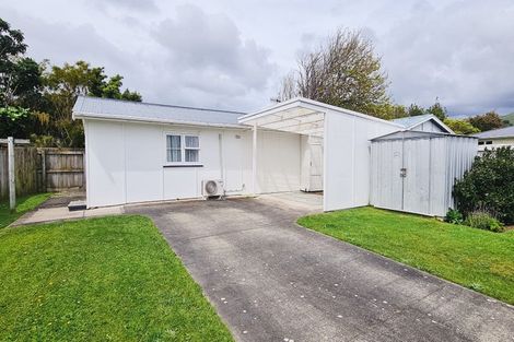 Photo of property in 32 Rimu Street, Waikanae, 5036