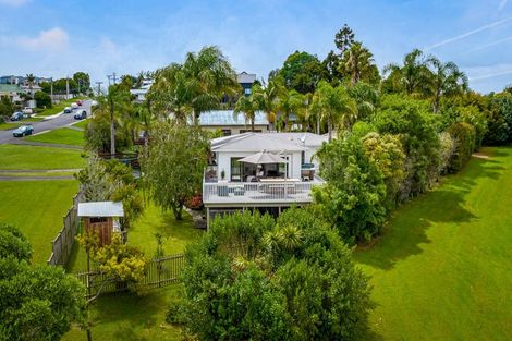 Photo of property in 1 Wharf Road, Te Atatu Peninsula, Auckland, 0610